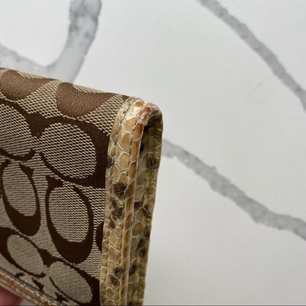 Coach Legacy Signature Zippy Wallet Wristlet - Picture 6 of 12